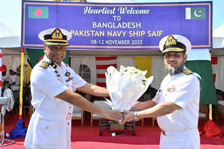 চট্টগ্রাম বন্দরে পৌঁছাল পাকিস্তান নৌবাহিনীর জাহাজ পিএনএস সাইফ