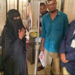 বড়লেখা উপজেলা স্বাস্থ্য কমপ্লেক্স পরিদর্শনে এমপি নাসির উদ্দিন মিঠু রোগীদের সঙ্গে কথা বলছেন