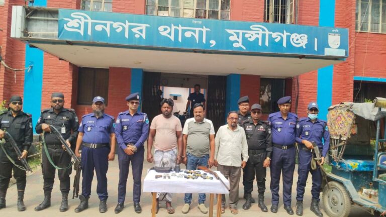 শ্রীনগরে গুলিবর্ষণ: আধিপত্য বিস্তার নিয়ে সংঘর্ষ, আহত ১০, গ্রেফতার ৩