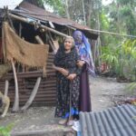 মোড়েলগঞ্জ সম্পত্তি বিরোধে বঞ্চিত বৃদ্ধা ও পরিবারের সদস্যদের মানবেতর জীবনযাপন