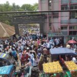 দোহারে এসএসসি পরীক্ষা কেন্দ্রে শিক্ষার্থীদের প্রবেশের দৃশ্য