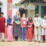 হাবিপ্রবি শিক্ষার্থীদের পুষ্টিবন্ধু প্রজেক্ট পরিদর্শন করছেন আন্তর্জাতিক প্রতিনিধি দল