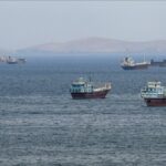 হরমুজ প্রণালীতে ইরানের স্পিডবোট টহল ও মার্কিন নৌবাহিনীর উত্তেজনাপূর্ণ অবস্থান