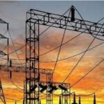 লালমনিরহাটে লোডশেডিংয়ের কারণে গরমে বাইরে অবস্থান করছেন মানুষ