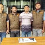 বিদেশি পিস্তল ও গুলিসহ আটক যুবক আরিফ হোসেন ডিবি পুলিশের হেফাজতে