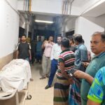 মেহেরপুরে স্বামী খুনের ঘটনায় ঘটনাস্থলে মানুষের ভিড়