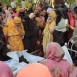 আগুনে পুড়ে যাওয়া দোহারের বাড়ির সামনে স্বজনদের আহাজারির দৃশ্য