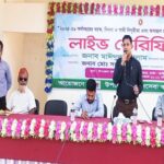 দোহারে সরকারি ভাতার টাকা বিতরণ বিষয়ে সচেতনতামূলক সভায় বক্তব্য দিচ্ছেন ইউএনও মো. মাঈদুল ইসলাম
