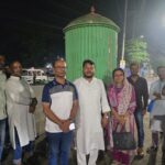রাজশাহী দড়িখরবোনা রেলক্রসিং মোড়ে নবনির্মিত ঐতিহ্যবাহী ঢোপকল স্থাপনের দৃশ্য