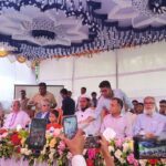 বাউফল ফেরিঘাট এলাকায় রাজনৈতিক উত্তেজনার মধ্যে সেতুমন্ত্রীর গাড়িবহর ঘিরে মানুষের ভিড় ও নিরাপত্তা বাহিনীর সতর্ক অবস্থান