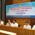 রাজশাহী নগর ভবনে ঈদ উপলক্ষে কোরবানির বর্জ্য অপসারণ বিষয়ে মতবিনিময় সভায় বক্তব্য দিচ্ছেন রাসিক প্রশাসক মো. মাহফুজুর রহমান রিটন