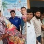 তিলাই ইউনিয়ন পরিষদে প্রধানমন্ত্রীর ঈদ উপহার হিসেবে ভিজিএফ চাল সংগ্রহ করছেন সুবিধাভোগীরা