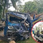 কুয়াকাটা মহাসড়কে চাকা ফেটে ব্রিজে ধাক্কা খাওয়া দুর্ঘটনাকবলিত পিকআপ ভ্যান