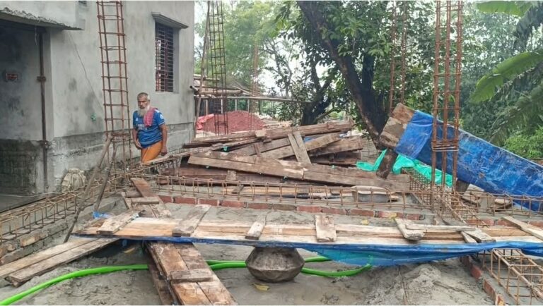 শাহজাদপুরে আদালতের নিষেধাজ্ঞা অমান্য করে ভবন নির্মাণের অভিযোগ